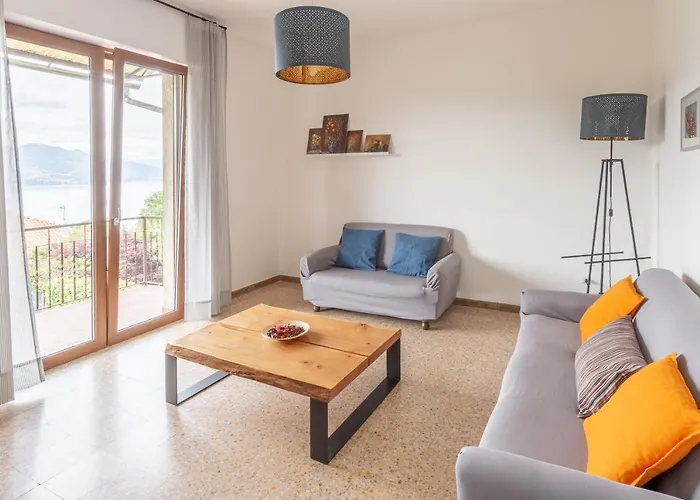 Casa Lilla - Lakeview Large With Garden Above Apartamento *