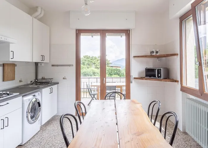 Casa Lilla - Lakeview Large With Garden Above *